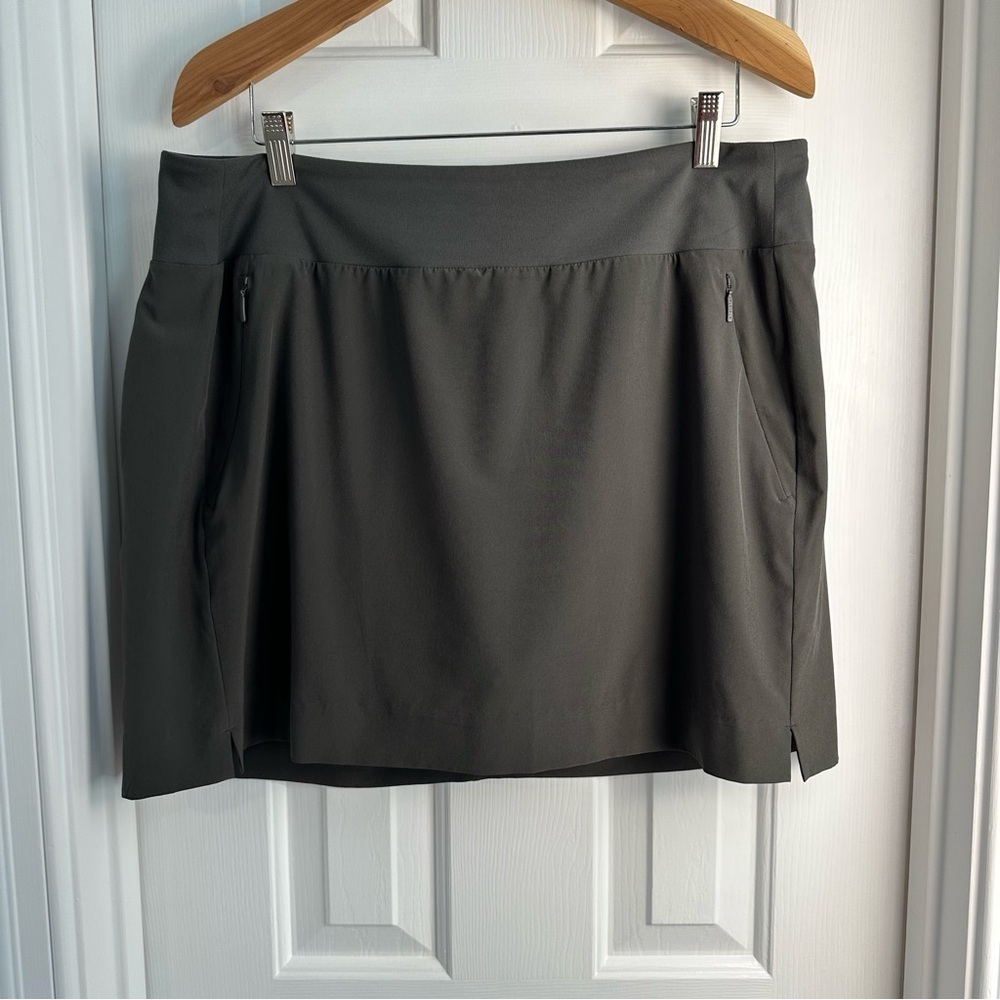 Athleta Women's Soho Skort  EUC - Picture 3 of 8